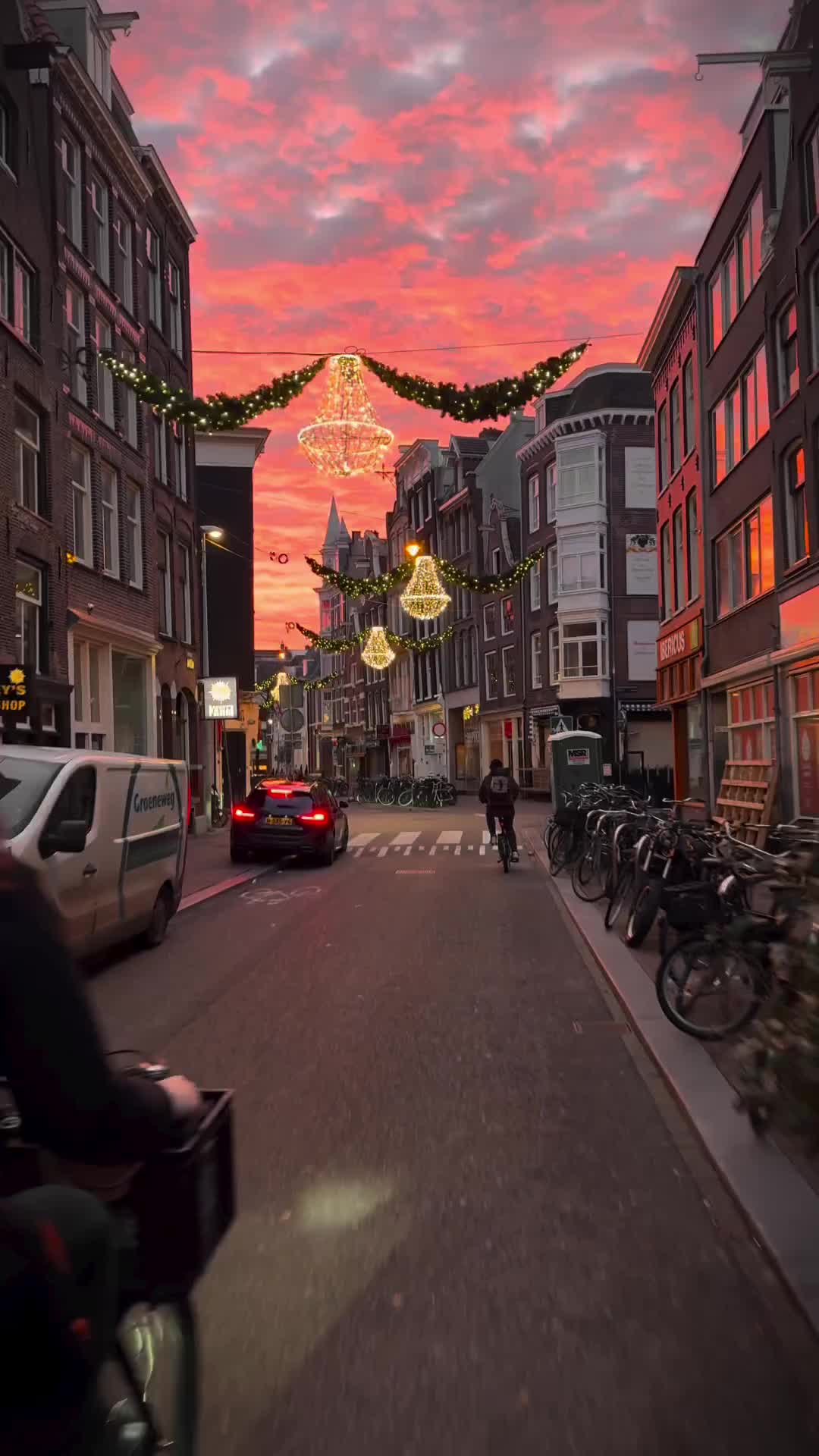 Explore Amsterdam's 3D Evening Beauty by Bicycle