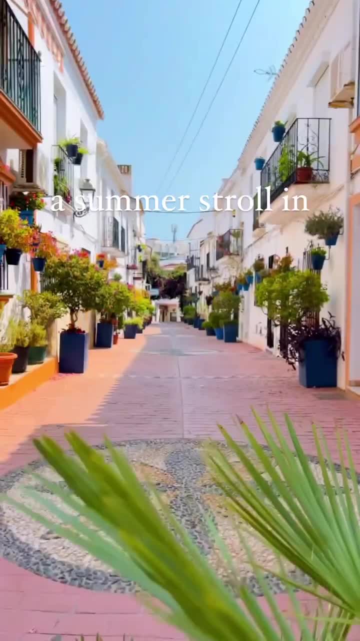 Best Streets to Explore in Estepona's Old Town 🌞