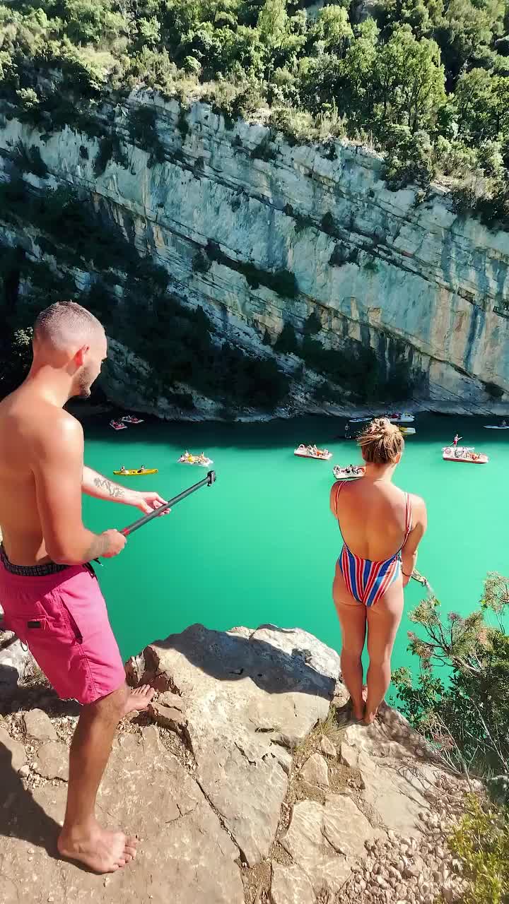 Cliff Diving Fun in Verdon, France with Friends 😇😝