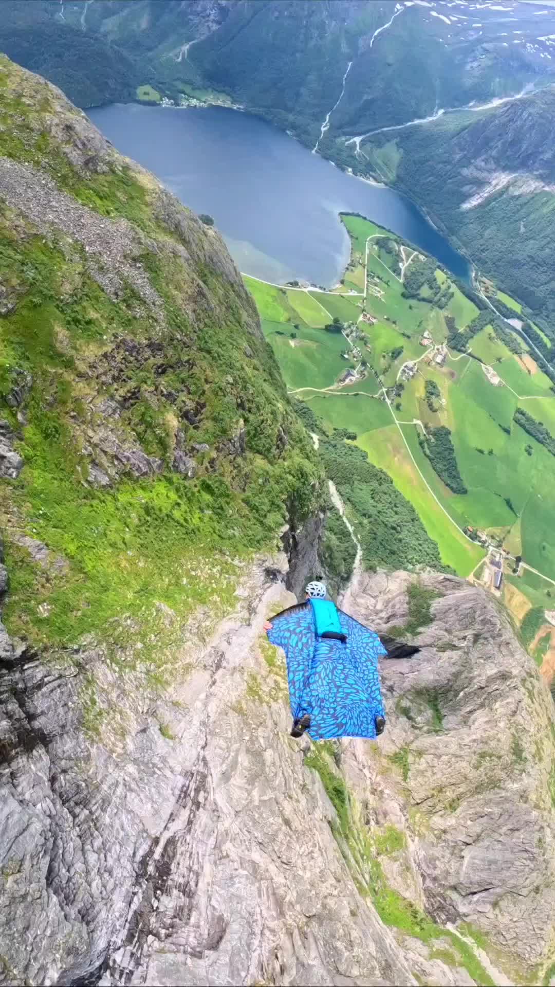 Base Jumping Goksøyra: Epic Views in Eikesdalen