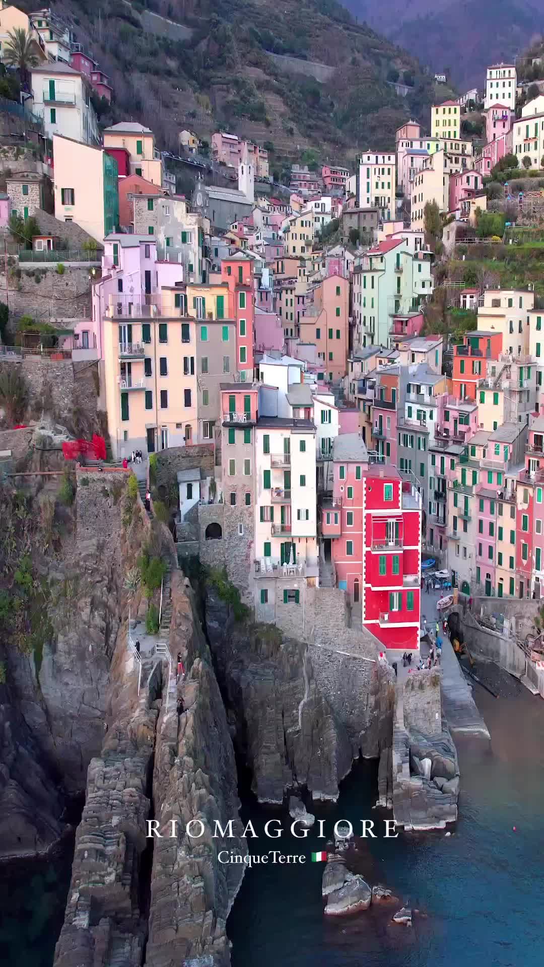Discover Riomaggiore: Gem of Cinque Terre, Italy