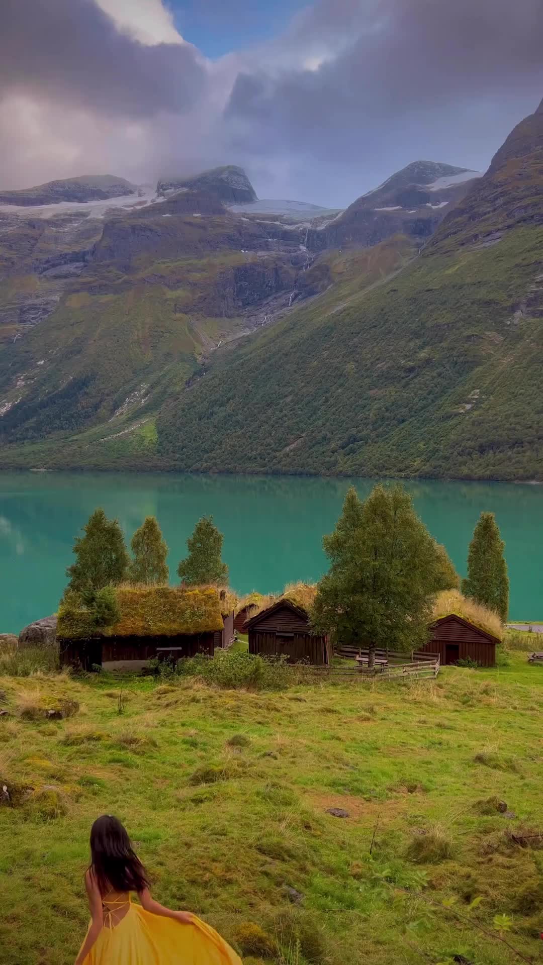 Why Norwegians Grow Grass on Their Roofs 🌱🏠