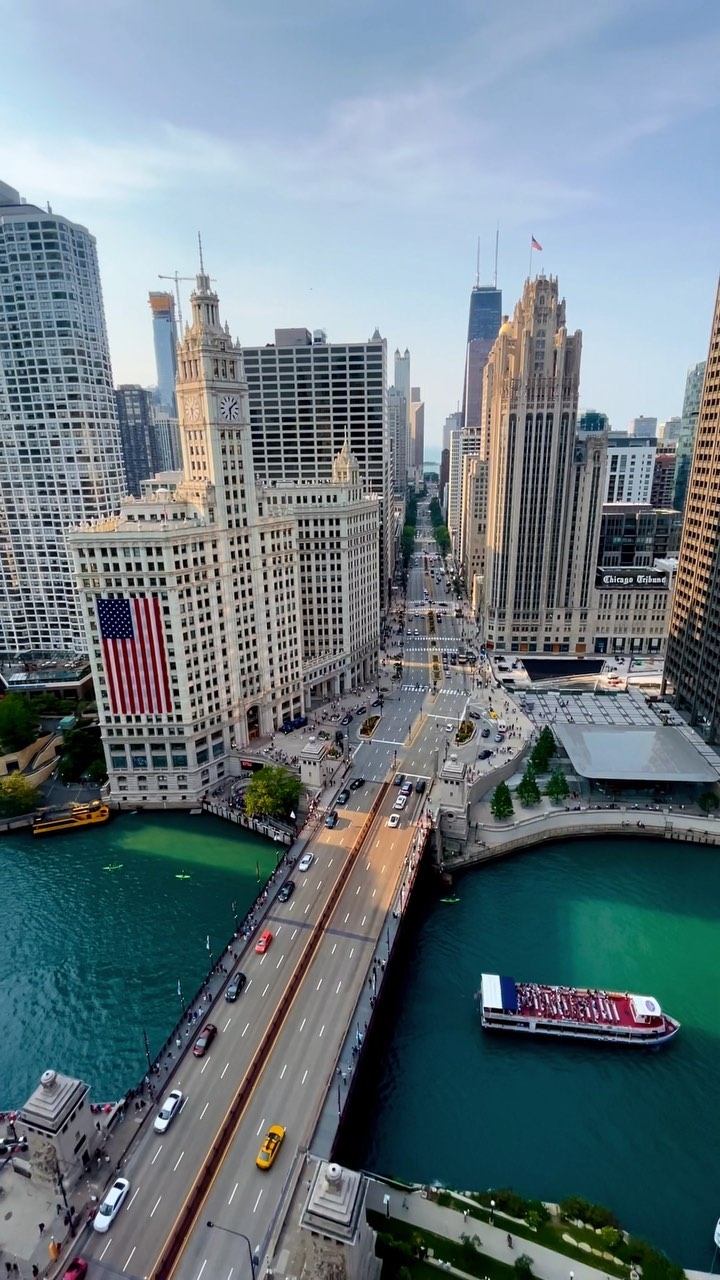 Chicago's Architectural Marvels and Culinary Delights