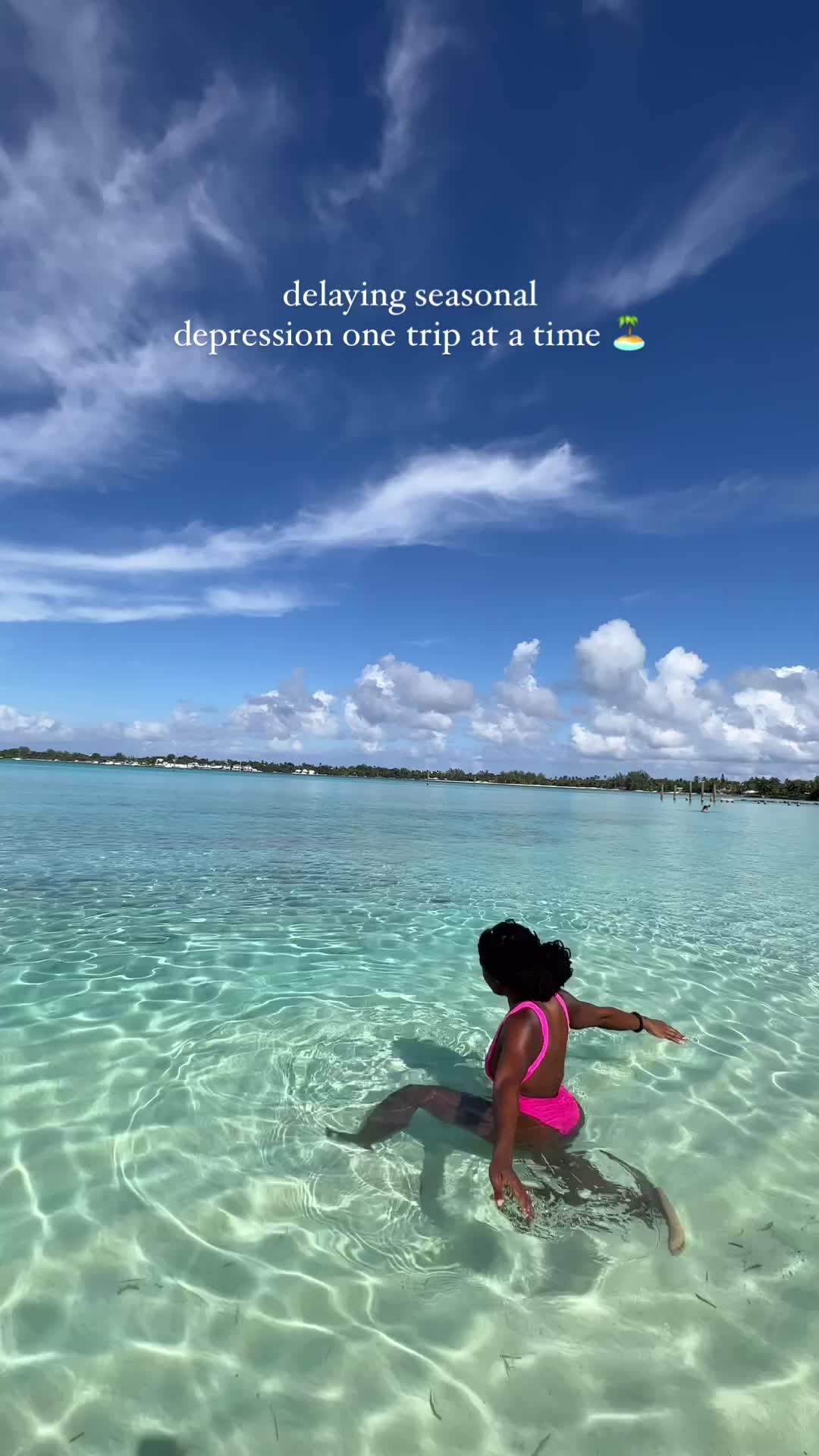 I’m literally in awe of this water - I’ve seen it a hundred times and it’s like seeing it for the first time again and again. Only in the Bahamas 🇧🇸

📍 Jaws Beach, Nassau, Bahamas 
#bahamasbeach #nassaubahamas #bahamasvacation