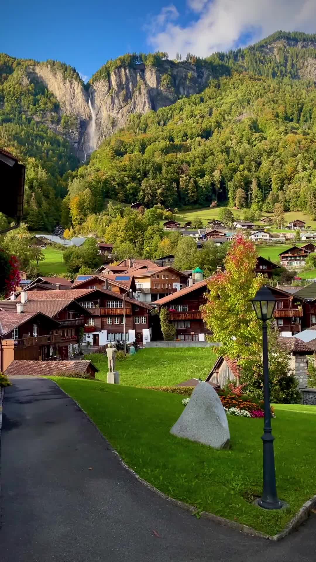 Autumn Colors in Brienz, Switzerland: A Scenic Tour