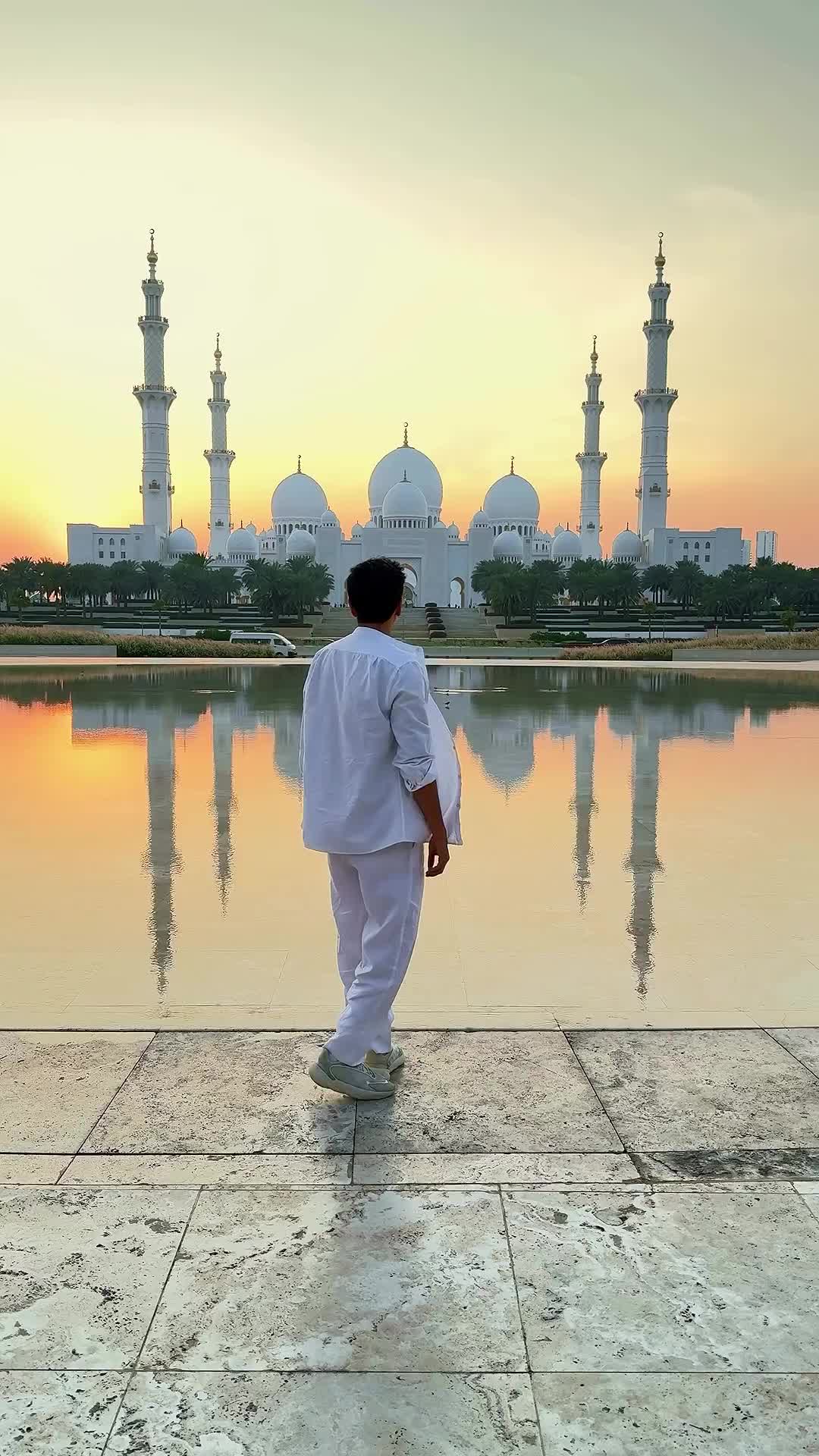 Stunning Sheikh Zayed Grand Mosque Day & Night