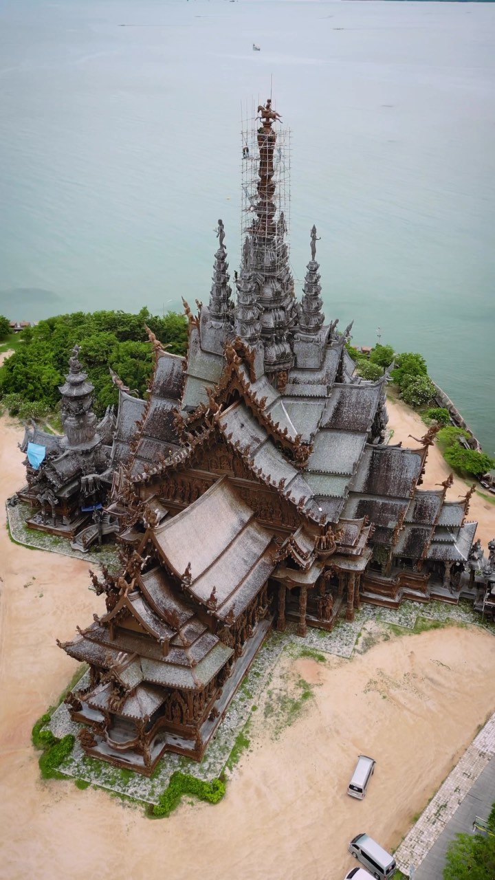 Pattaya’s Sanctuary of truth.
#pattaya #pattayathailand #abandoned #abandonedplaces #abandoned_junkies #abandoned_addiction #urbanphotography #urbanexplorer #urbandecay #temple #temples #discoverychannel #natgeotravel #bestreels #reelsviralvideo❤️❤️❤️❤️ #viralcontent #interestingfacts #mustseeplaces #unseenthailand #adayinthailand