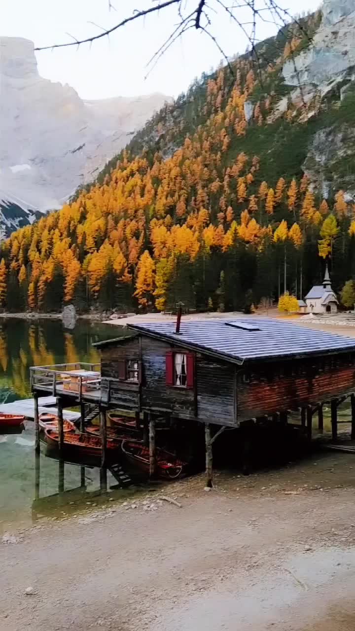 Autumn Bliss at Pragser Wildsee: A Visual Journey