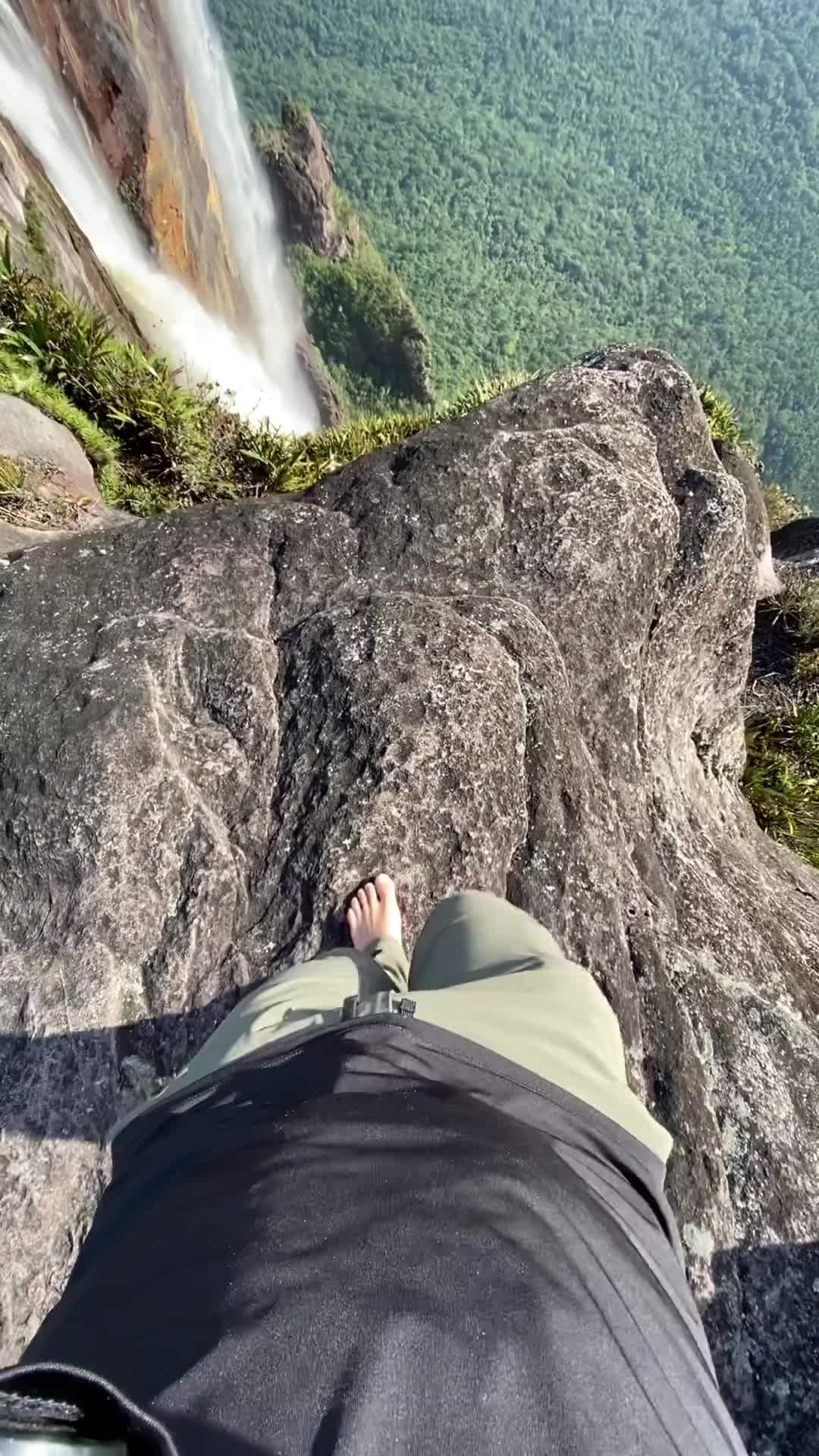 Dosis de adrenalina con Magia PURA ✅

Que alegria nos da poder contar con cracks como @areadecamping que no solamente creen en nuestras locuras y que nos han apoyado desde un principio, sino que también lo hacen por Venezuela. 

Ah y por si fuera poco, son la MEJOR tienda de viajes, camping, outdoor del país. 
.
.
.
#saltoangel #venezuela #doslocosdeviaje #adrenalina #dope #falls #adrenaline #turismoenvenezuela #venezuelan_places #visitvenezuela