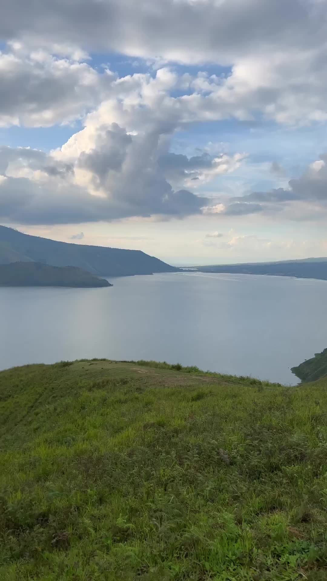 Semua butuh proses, semoga semuanya menjadi indah seindah Danau Toba 🍃
-
Informasi Trip Danau Toba DM @jonesdospy18 

#danautoba #backpackerjomblo #travel #sumut #indonesia