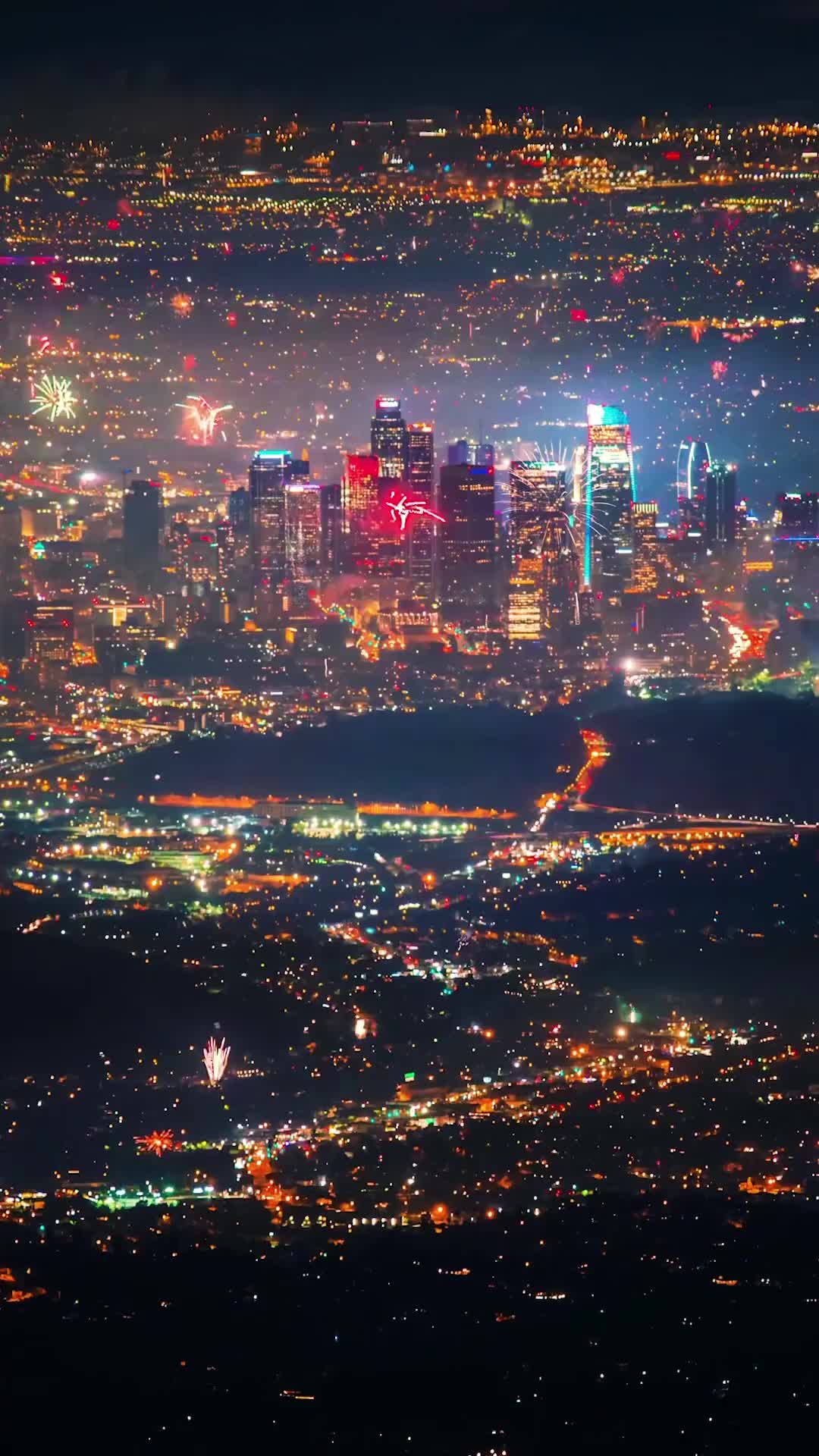 Happy 4th of July Everyone! Here is a Timelapse of the fireworks I shot over the Los Angeles Skyline. Be safe out there tonight 🇺🇸💥🎇