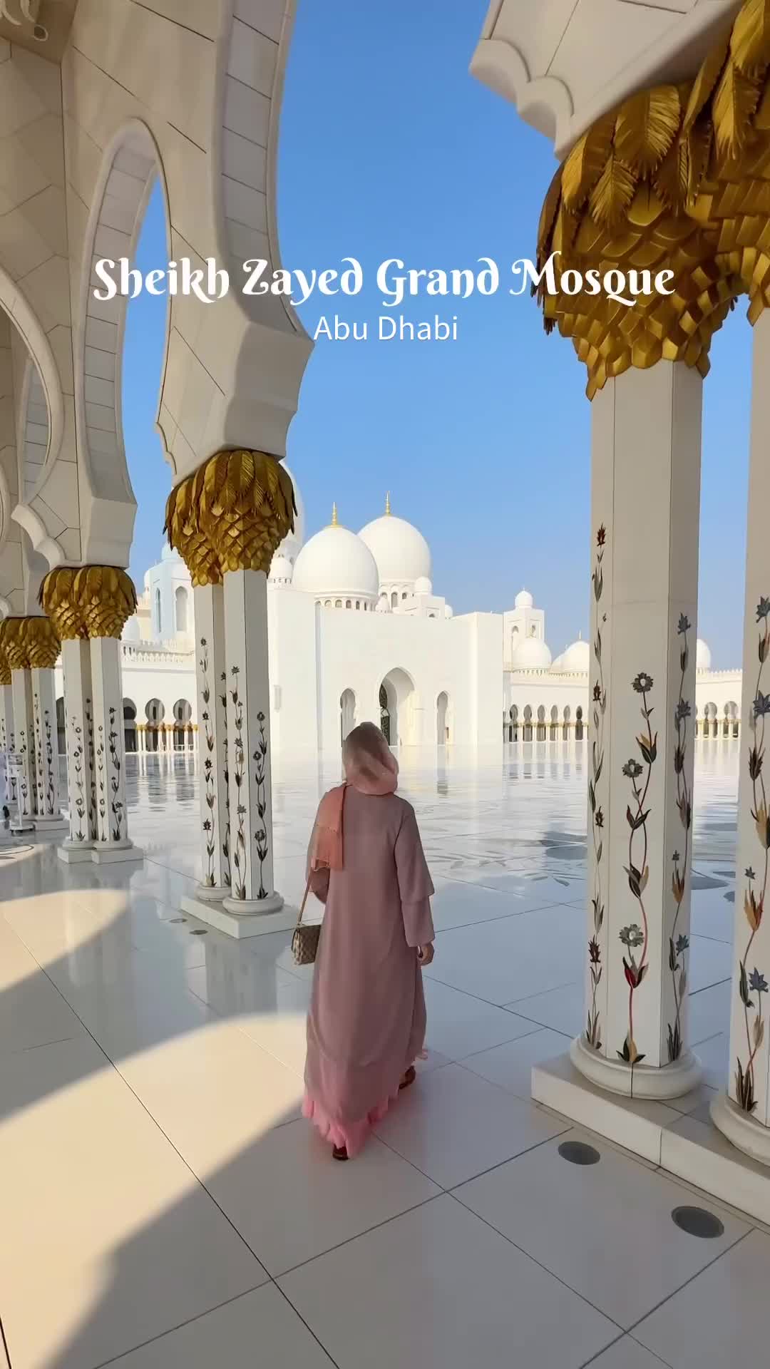 Discover the Sheikh Zayed Grand Mosque in Abu Dhabi