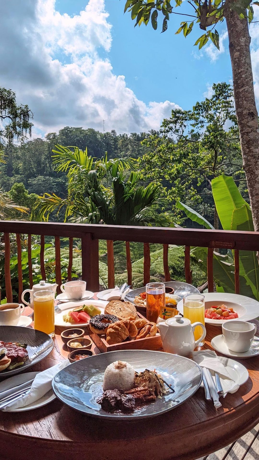 Breakfast with a view

#bali #thekayonresort #thekayonjungleresort #ubud #travel #luxury #hotels #indonesia #reels #reelsinstagram #foryou