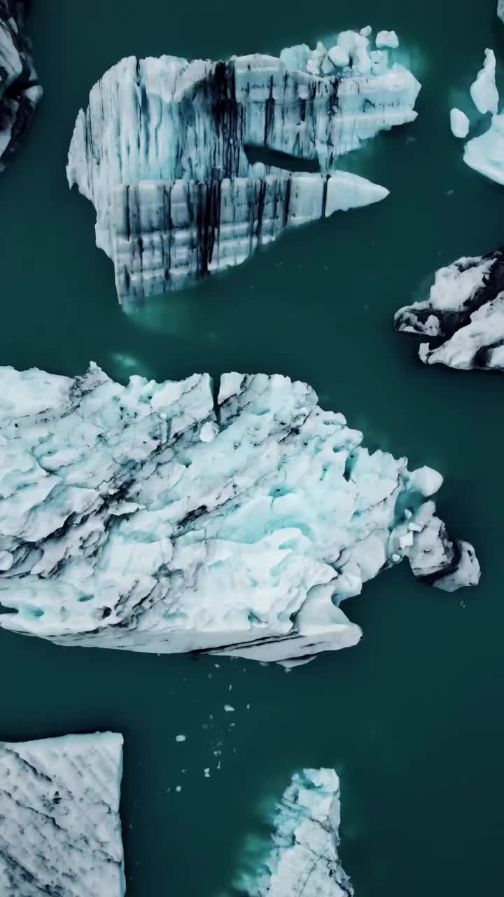 Stunning Drone View of Jökulsárlón Glacier Lagoon