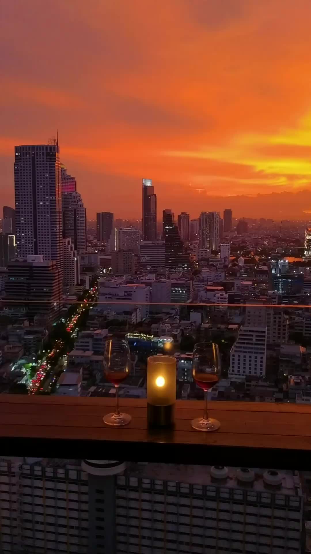 Fire at @scarlettbangkok 🔥

Discover the best hotel in Bangkok to start your Thailand adventure 🇹🇭
@pullmanbangkokhotelg

Book 3 consecutive nights and get daily club benefits that include buffet breakfast, unlimited afternoon refreshment, evening tapas and free-flow & drinks 

Book now 👉 @pullmanbangkokhotelg

.
.
.
.
.
#thailand #tailandia #thailande #thailandia #travelthailand #thailandtravel #bangkok #bangkokthailand #visitthailand #sunsetlovers #tripadventure #travellife #lovethailand #beautifulhotels