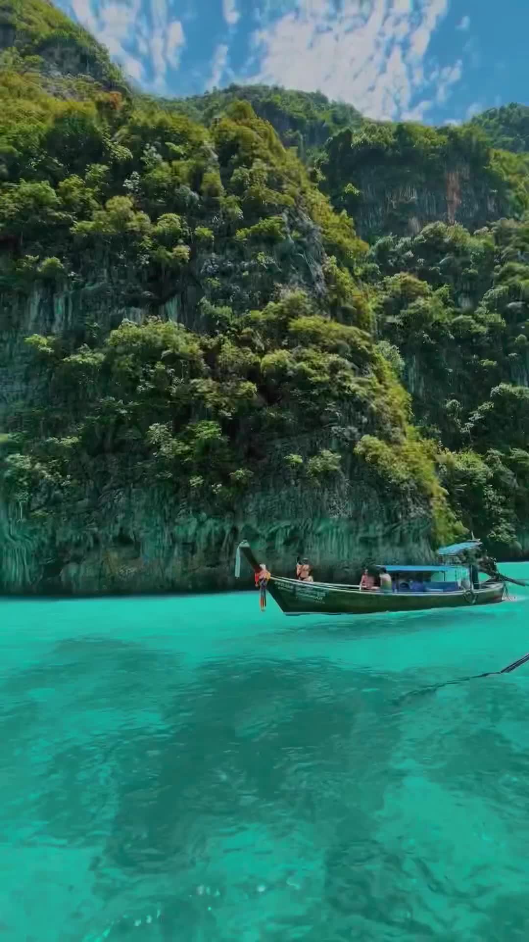 Explore Pileh Lagoon: Emerald Gem of Phi Phi Islands