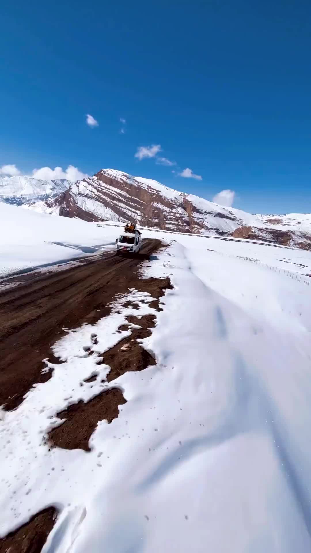 AWARAAS on Tempo in -20°C at Spiti Valley 🥶😍