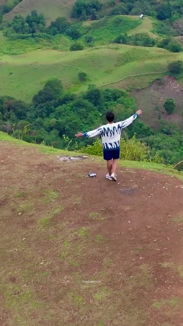 Explore Tebing Romantis in Tana Toraja, Indonesia