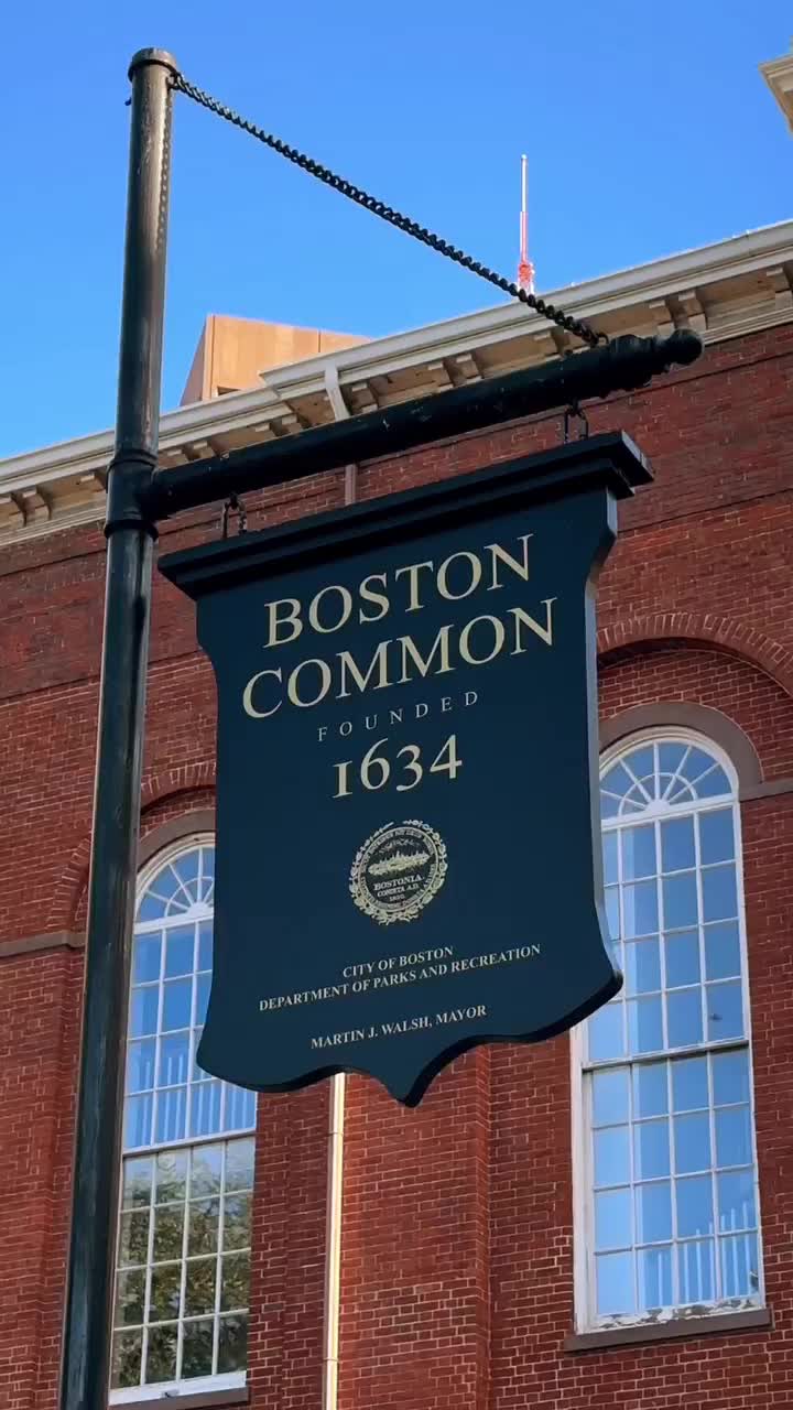 Exploring the historic streets of Boston with @united 𝗔𝗗 ✈️ 

We walked over 50 km / 31 miles in 3 days! Here’s a snippet of what we did in the “most walkable cities in the U.S” 🇺🇸 

Bookmark this for your next @meetbostonusa trip:	
🌅Soak in epic harbour views from bed @bostonharborhotel	
🚶‍♀️Explore Boston Commons and @thefreedomtrail
🚶Walk the The Black Heritage Trail through the heart of gorgeous Beacon Hill @boafnps 
🦞Enjoy lobster rolls at the oldest restaurant in continuous service in the U.S @unionoysterhouse
🖼 Explore the the 20th-largest art museum in the world @mfaboston 	
⚾️ Catch a game or tour the home of the Red Sox @fenwaypark 	
🍜Discover Chinatown through food with @jccraves 
🍸Taste delicious cocktails and elevated pub fare at @langhamboston 	
🦆Have laughs on a scenic ride on land and water @bostonducktours 
📚Appreciate the beaux-arts classicism of first free public library in the U.S. @bplboston 	
🥘Taste a variety of foods at @timeout.boston and @highstreetplace	
✈️And make sure you arrive and depart rested with lie-flat seats on @united business class
👩🏻‍💻you can book all of these through @travelup1