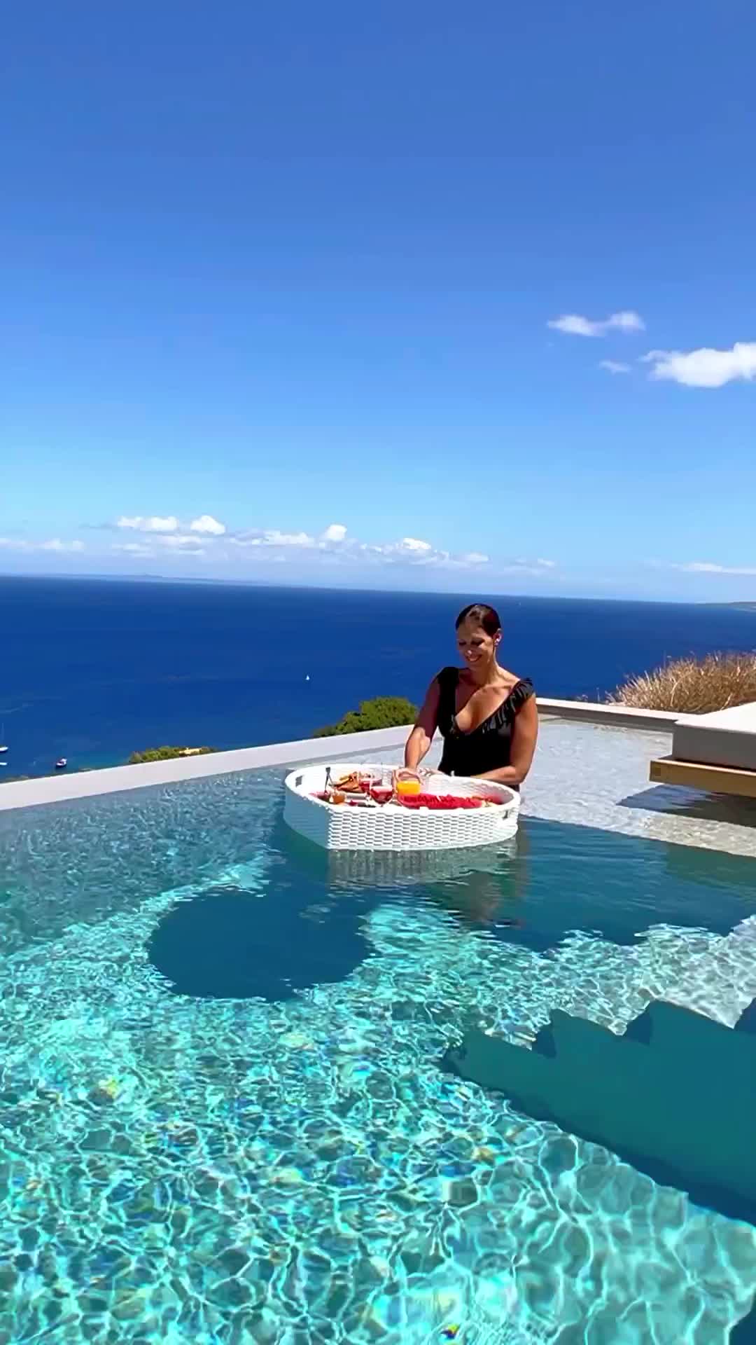 Luxurious Floating Delicacies at Etheria Villas, Greece