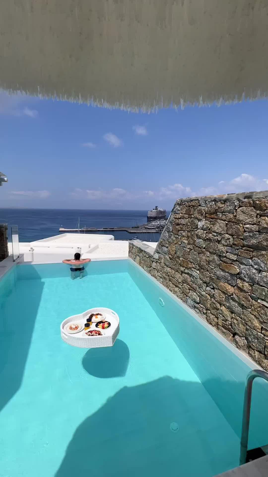 Mornings like this at @mykonosriviera 🇬🇷 Tag someone you'd take here 👌
.
.
#greece #mykonos #hotelsandresorts #beautifuldestinations #breakfast #greek #greekislands