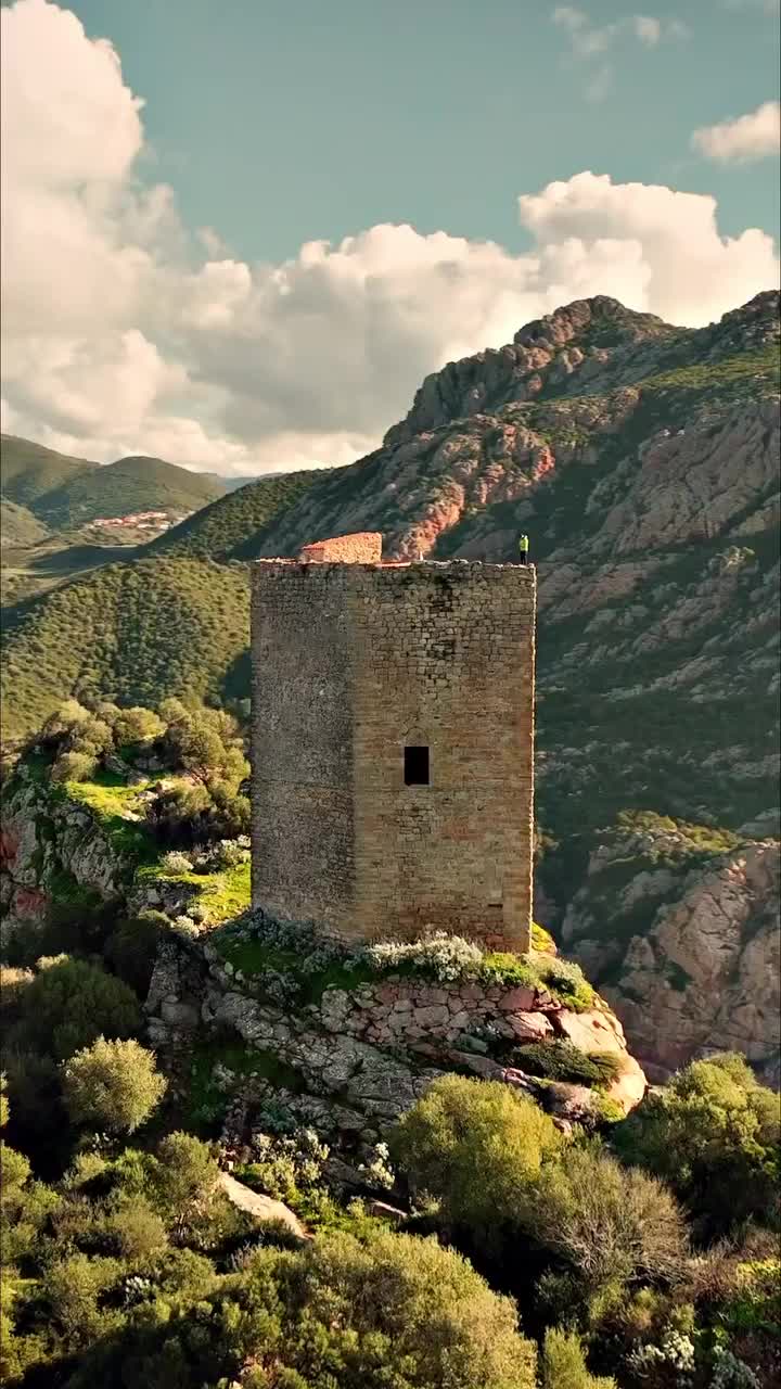 📍🏰 CASTELLO DI CASTELDORIA 🏰

Di vedetta sopra il castello 😂💪🏼 #casteldoria 
#sardegna #history #castle #archeology 
#sardegnaofficial•#focussardegna•
•#unionesarda
•#welcometosardegna•
•#lauralaccabadora 
•#ilikeitaly•#lecodibarbagia •
•#italiasuperscatti 
•#italia_dev•#corrieredellasera 
•#ig_Italia•#yallerssardegna•
•#beautifuldestinations 
•#wonderful_places •#sardegnaterraemare
•#vivosardegna•#ioscelgolasardegna 
•#sardiniatales 
•#earthpix •#volgosardegna
•#lanuovasardegna•#sardegna_reporter
•#sardiniaforyou•#vistanetsardegna