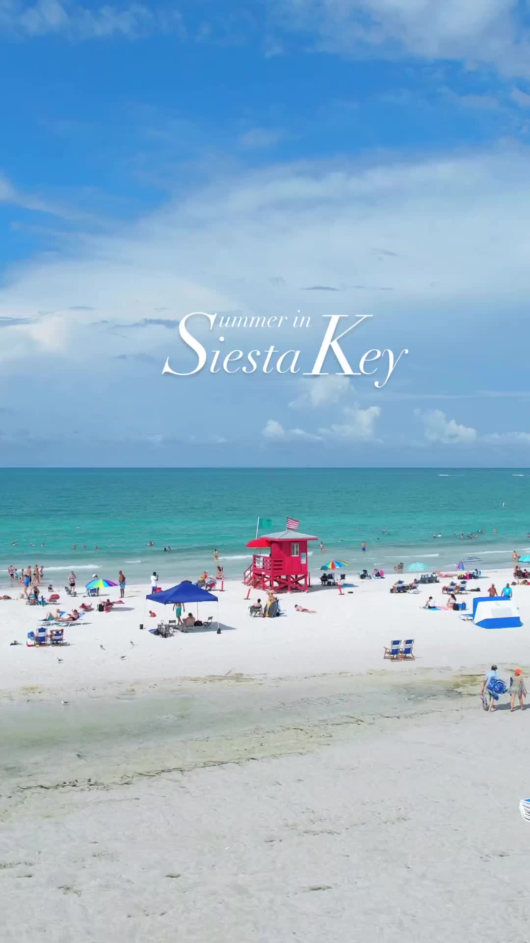 Summer in Siesta Key, Florida ☀️🌴💦 Have you been here? Let us know in the comments below!