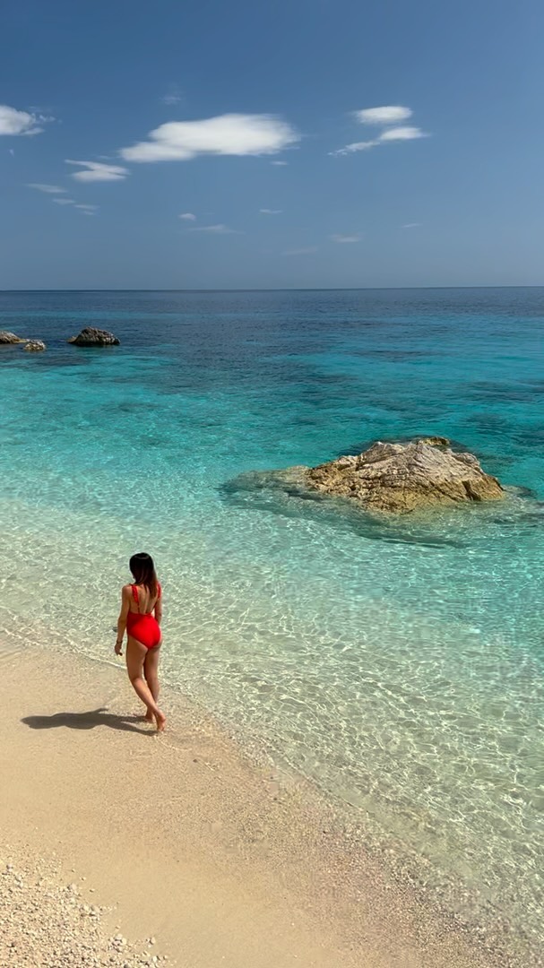 Walking in a dream 💙
.
.
.
#piscinedivenere #sardegna #cerdeña #sardegnaterraemare #sardegna_cartoline_ #discoverglobe #nature_perfection #natgeotravel #new_photosardegna #vacation #volgoitalia #beautifuldestinations #ig_skyline #spiaggedasogno #vistanetsardegna #costadibaunei #sardegna_cartoline_ #bellitaliamagazine #placetovisit #sardegna_super_pics #planetearth #best_italiansites #travellingthroughtheworld #thehub_sardegna #awesome_photographers #amazingshots_aqua #welcometosardegna #alluring_italy #ioscelgolasardegna #beautifulsardegnaofficial 
@ichnos_sardegna @magica.sardegna @clickfor_sardegna @diariotricolore_sardegna @new_photoitaly @beautiful_italy__ @4mori_terraemare @sardegna_mia_ @sardigna_paradise @l_eco_di_barbagia @wonderfulsardinia @lauralaccabadora @sardegnamare_social