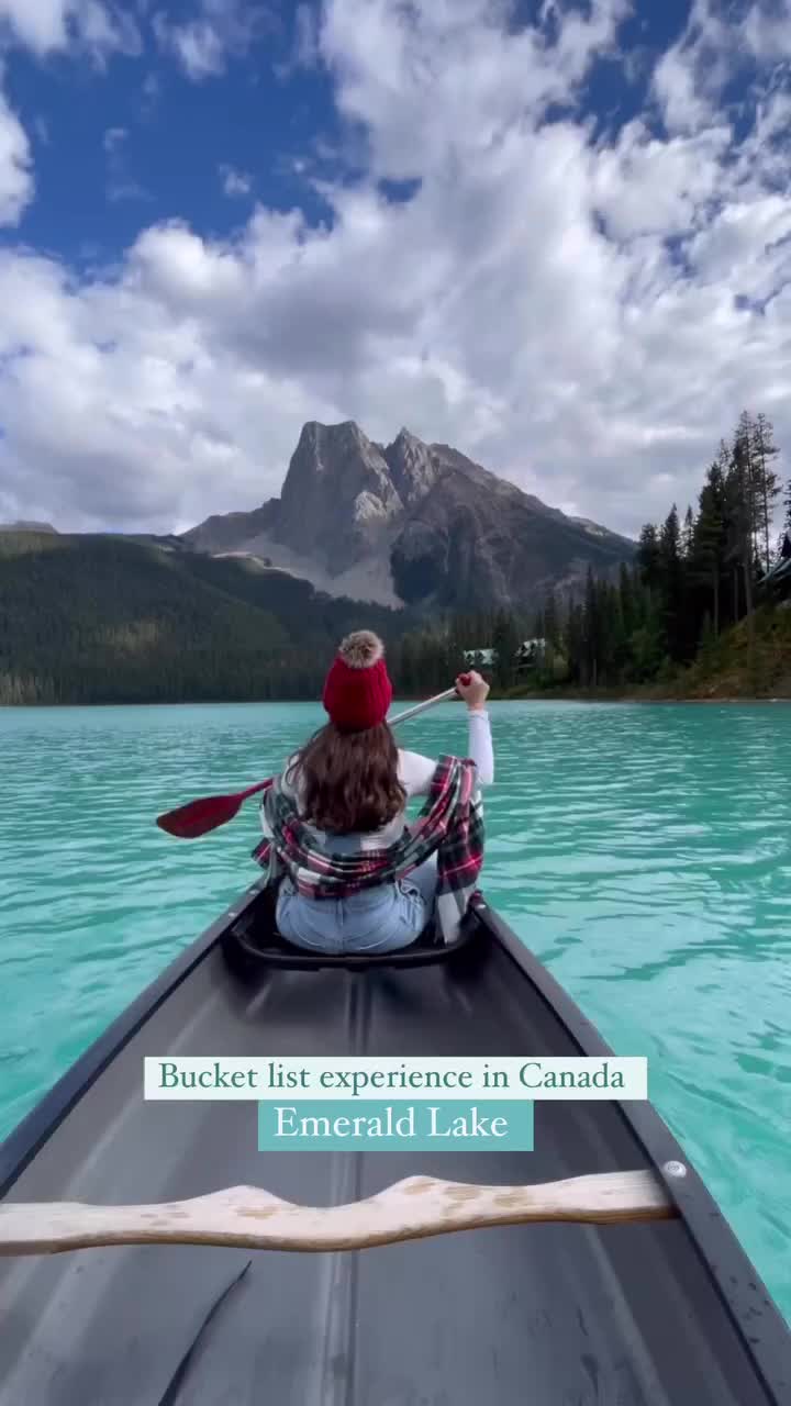 Canoeing at Emerald Lake: A Peaceful Rockies Adventure