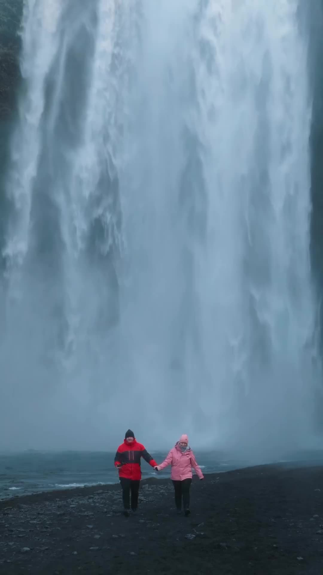 Discover the Majestic Skogafoss Waterfall in Iceland