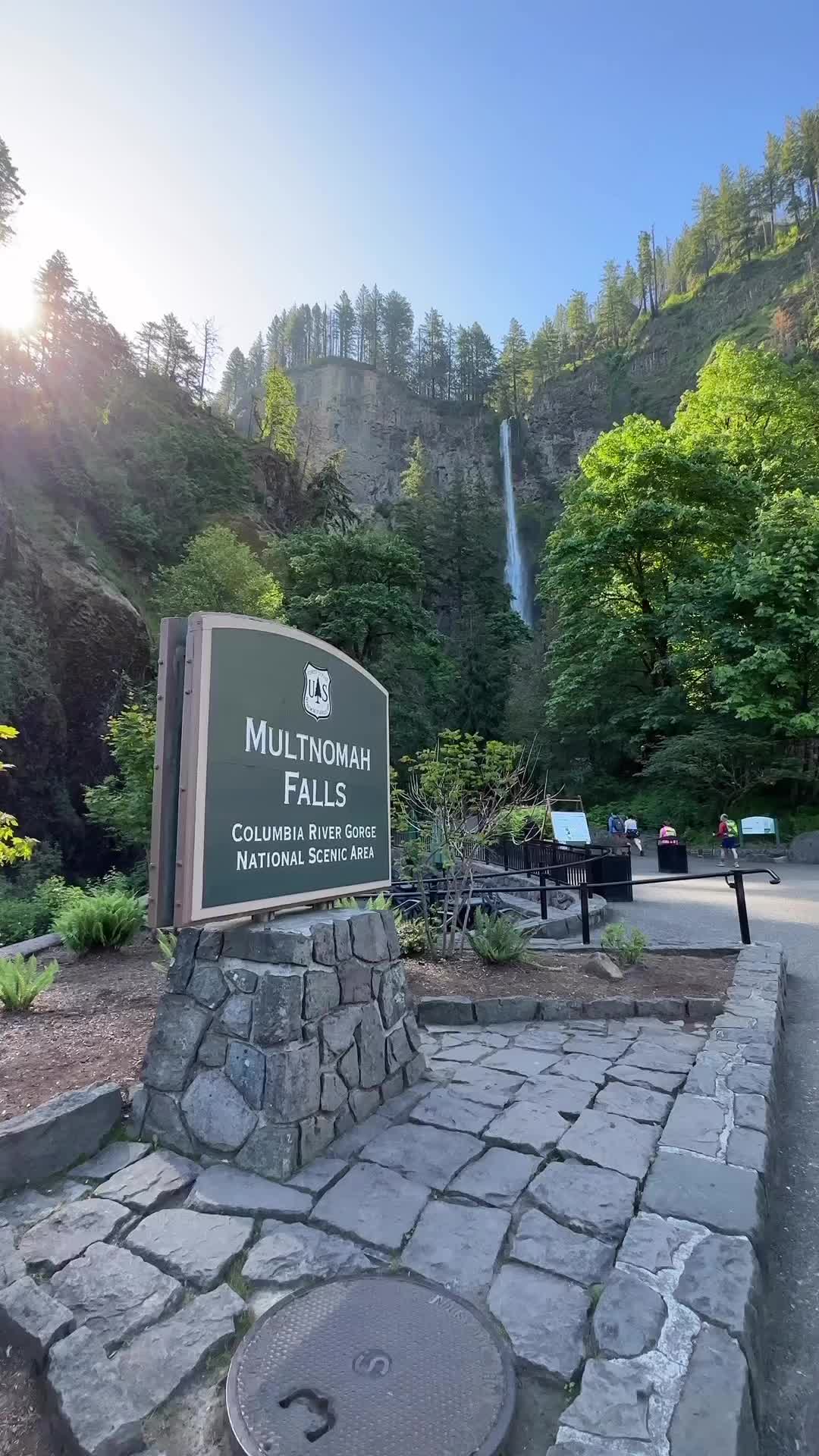 Discover Majestic Multnomah Falls in Oregon