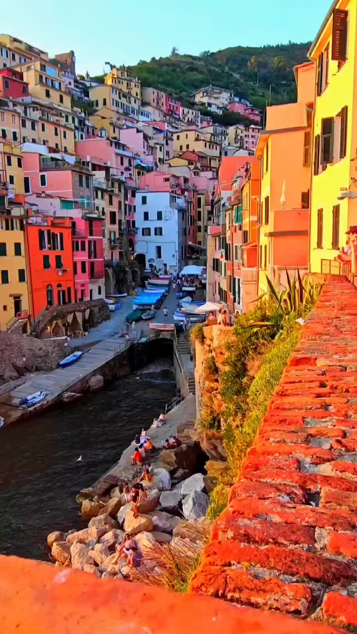 Discover Vibrant Riomaggiore in Cinque Terre, Italy