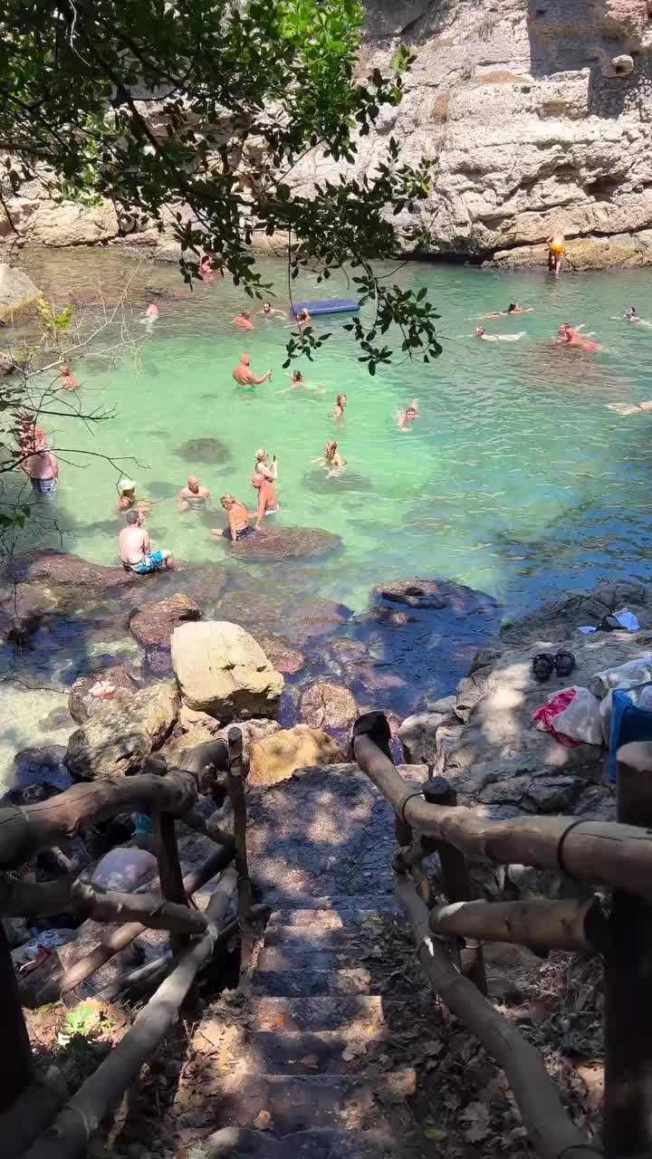 📍Bagni della Regina Giovanna, Sorrento 🇮🇹
.
.
.
.
.
#howitalyfeels #sorrento #sorrentoitaly #bagnidellareginagiovanna #ladolcevita #swimlife #italy #mediterranean #mediterraneo #campania #campaniadavivere #campaniadascoprire #italysegreta #endlesssummer #summervibes