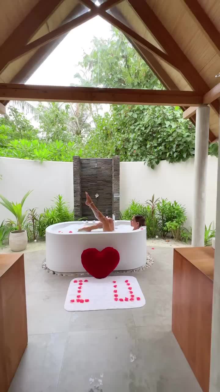 Romantic Bathroom in Fushifaru Maldives 🌹❤️