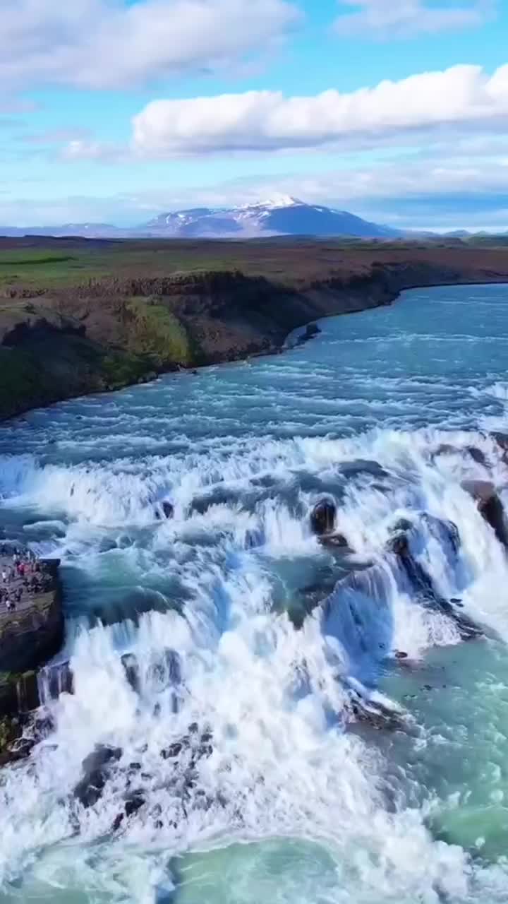 Discover the Majestic Beauty of Gullfoss Waterfall