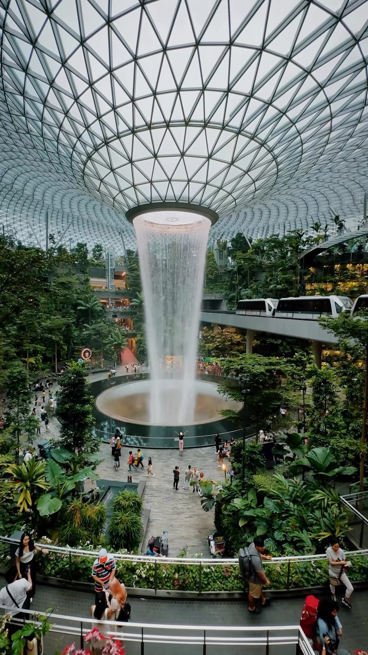 If you  have to spend time in an airport, pick Changi airport. 
You would almost forget it's also an airport.
You feel like you're in a science fiction movie, really an awesome piece of design... 
Normally you run out of the airport as soon as you can after landing, this one keeps you in a bit longer.
#singapore #changiairport #changi #singaporelife #southeastasia #lifestyle #airportlife #beautifuldestinations #architecturedesign #architecture #beautifularchitecture #iconicdesign #thejewel #jewel #avatar #jurassicworld #jurassicpark