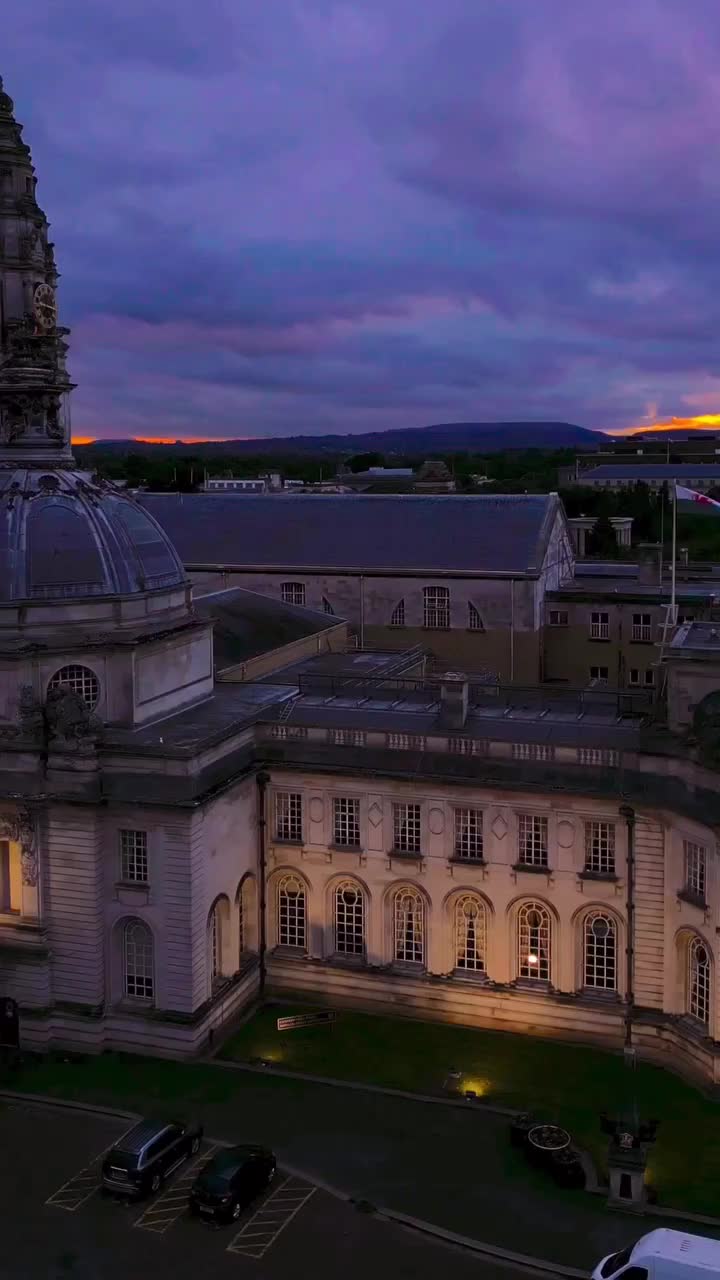 Cardiff City Hall Sunset: A Historic Landmark
