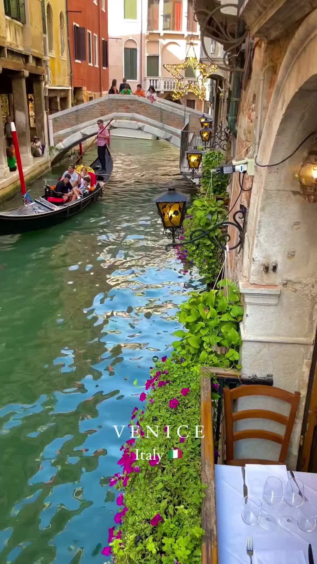A Dream Day in Venice: Gondolas & Stunning Architecture