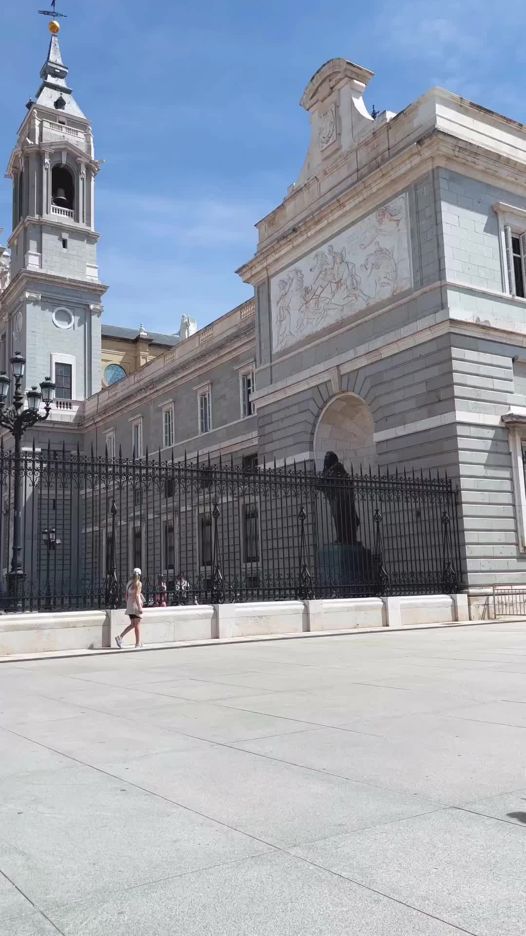 One of these places you should not miss when visiting Madrid 🇪🇸☀️🙌🏼☺️
➳
➳
#visitmadrid #beautifulspain #coupleswhotravel #spainexplorers #palacioreal #spaintravel #wanderlusters #madridexplore #wonderfulspain #travelgoals #passionpassport #visitspain #europetrip #catedralalmudena #igspain #sheisnotlost #spaintrip